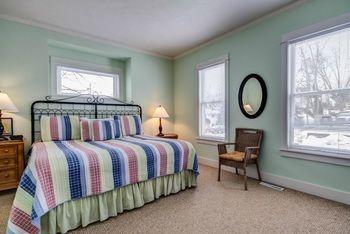 Captain'S Cottage Suites Grand Haven Exterior photo